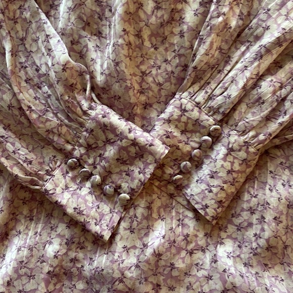 H&M lilac long sleeve blouse with a white floral print and mock neck - Picture 4 of 5